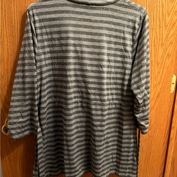 Women’s Blouse - Picture 3 of 5